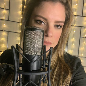 Meet your Posher, Luciana